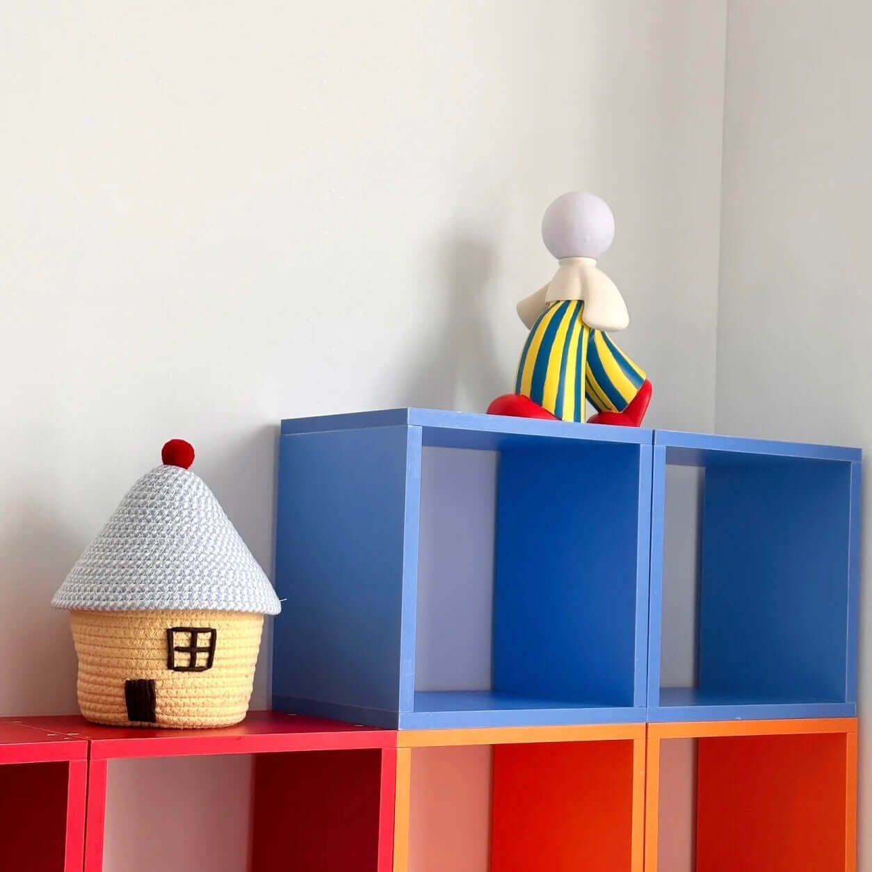 Art Figure Lamp – Modern Walking Silhouette Light, USB Rechargeable