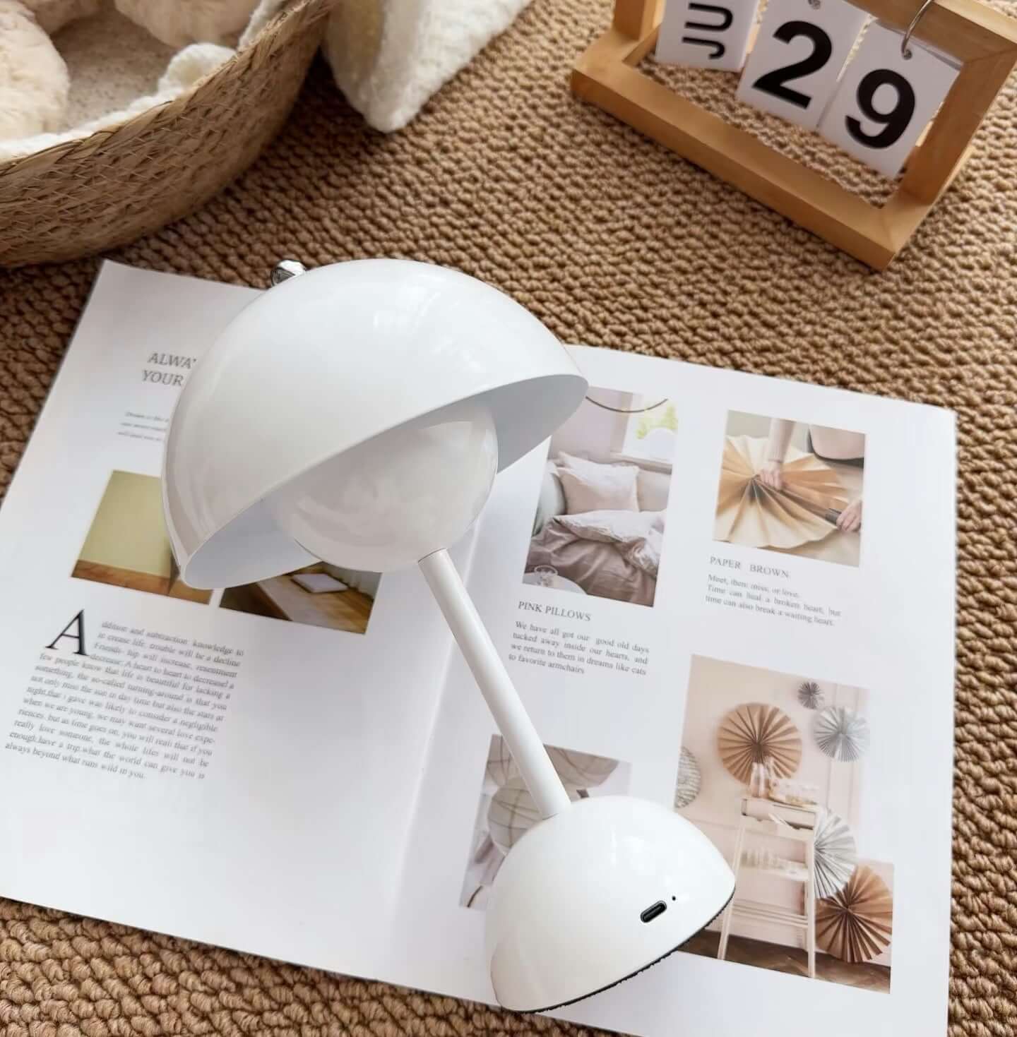 Bud Touch LED Table Lamp – 3 Light Modes, Rechargeable & Compact