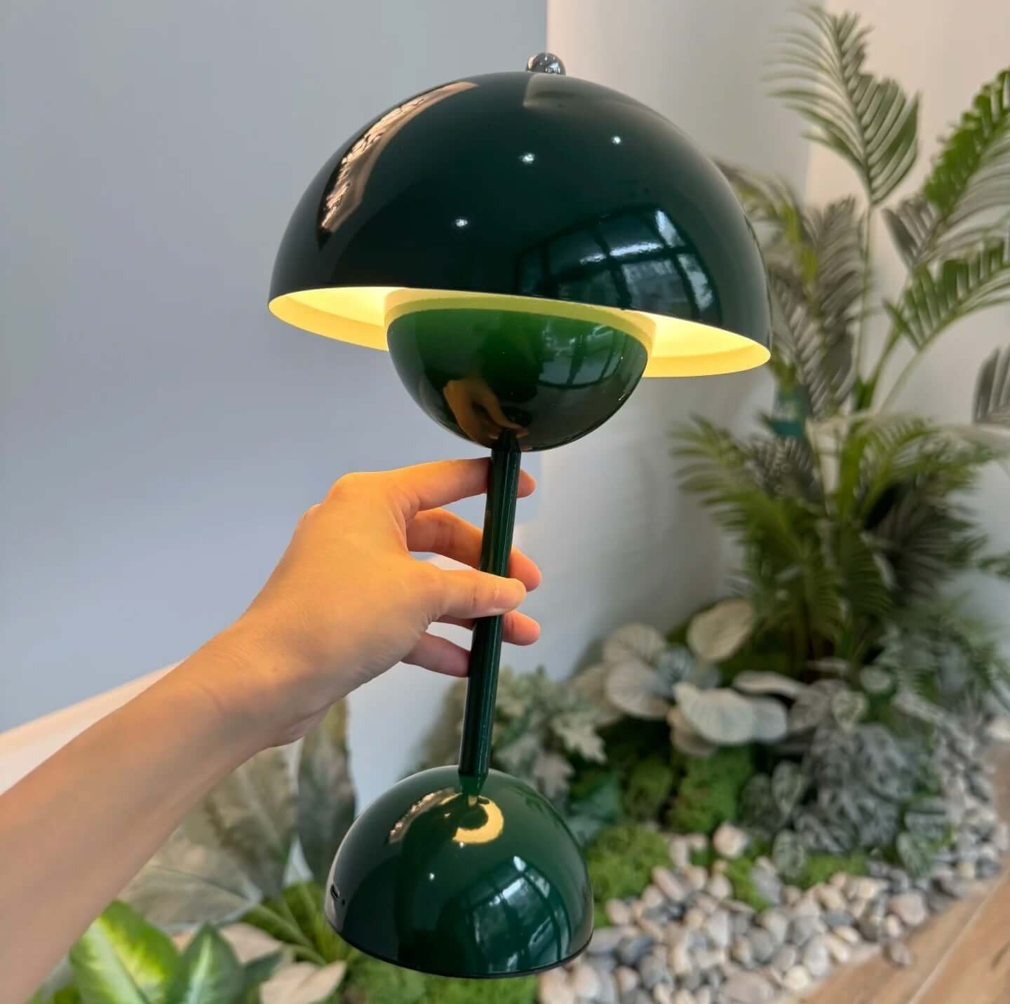 Bud Touch LED Table Lamp – 3 Light Modes, Rechargeable & Compact