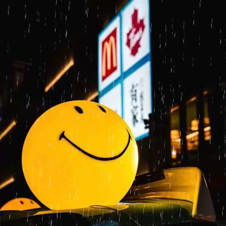 Creative Dutch Smiley Lamp – Waterproof Emoji Mood Light