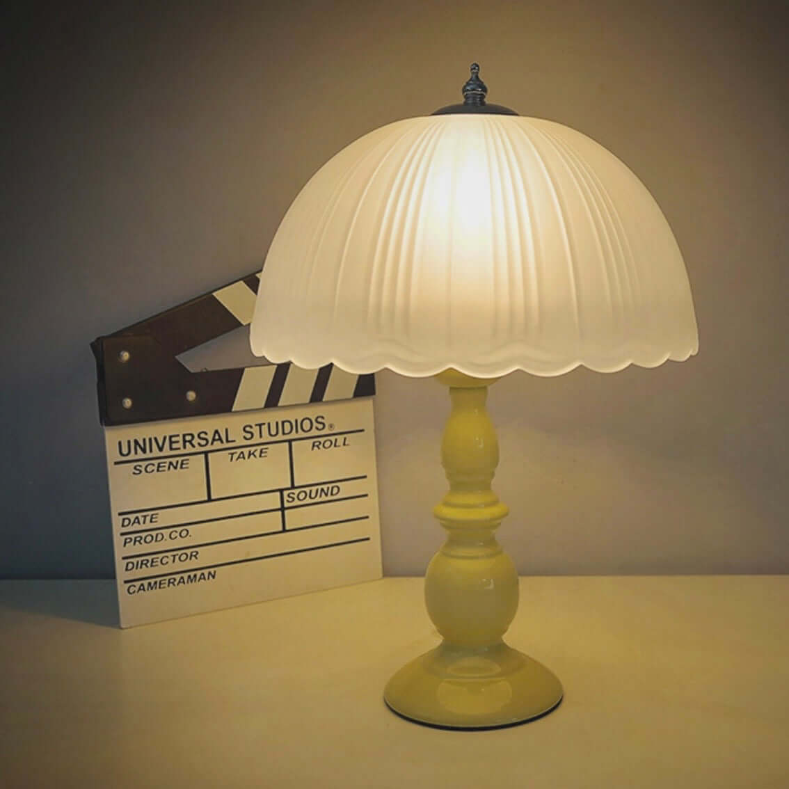 Vintage European Glass Table Lamp – 3-Color Dimmable LED