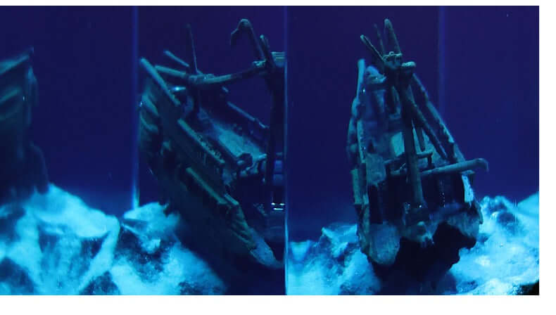 Ocean Cave Diver Resin Lamp – Wooden Art Sculpture Light