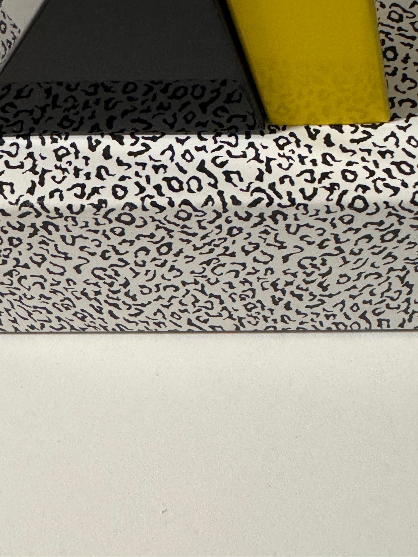 Memphis Bird Table Lamp – Artistic Italian Designer Light