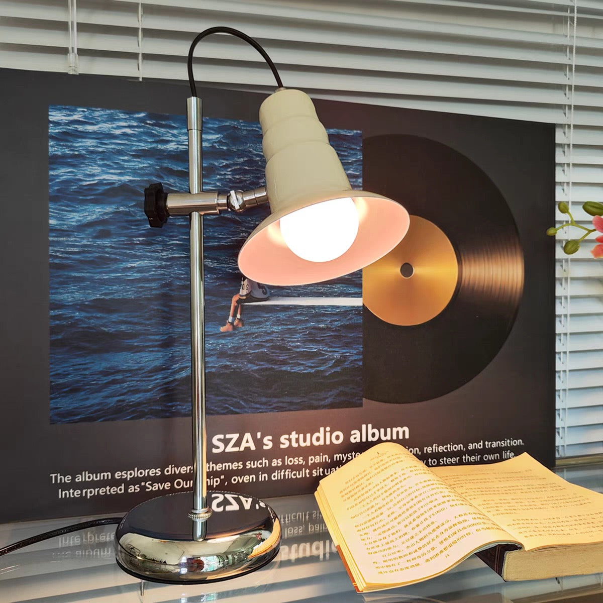 Retro Bauhaus LED Desk Lamp – Adjustable Modern Eye-Care Light