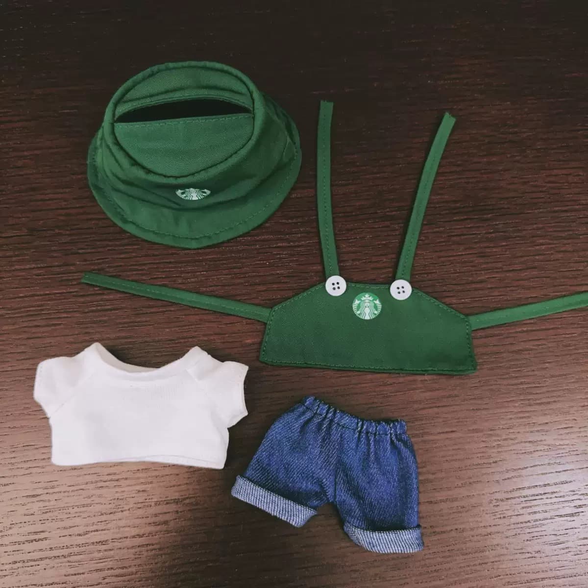 Starbucks Outfit/clothes  for labubu 17cm Doll（No Doll Included）
