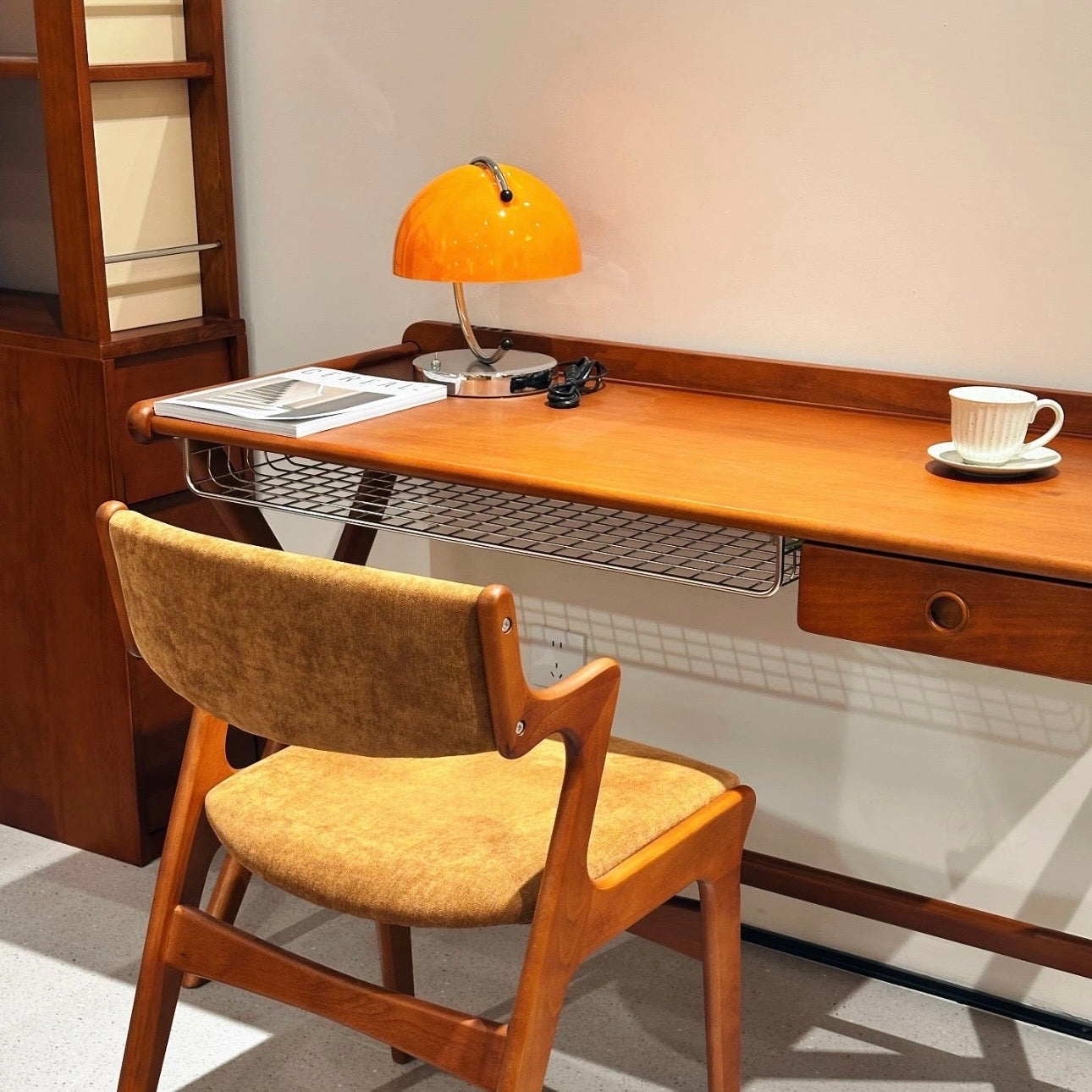 Vintage Bauhaus Pudding Table Lamp – Handmade Glass, Soft Glow