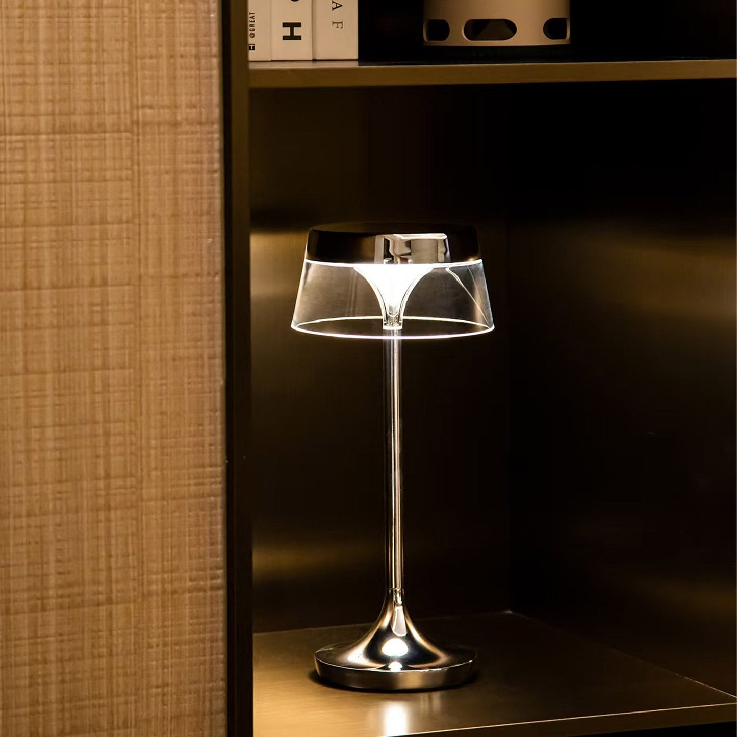 Light luxury rechargeable table lamp