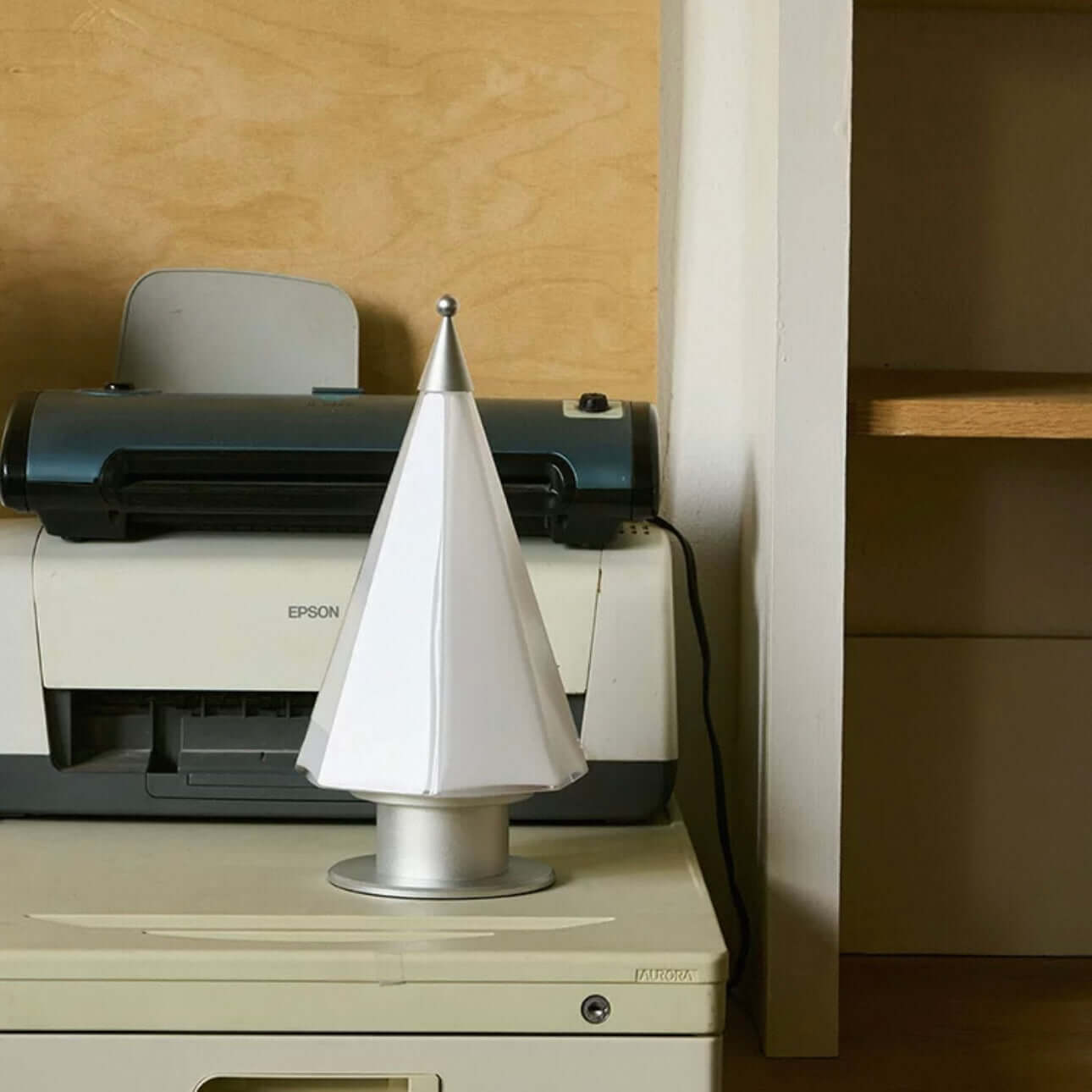 Handcrafted Cedar Lamp – Touch LED, Rechargeable, Fairy-Tale Glow