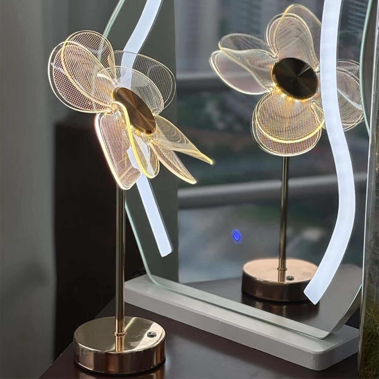 Nordic Clover Table Lamp – Rechargeable LED with Touch Dimming