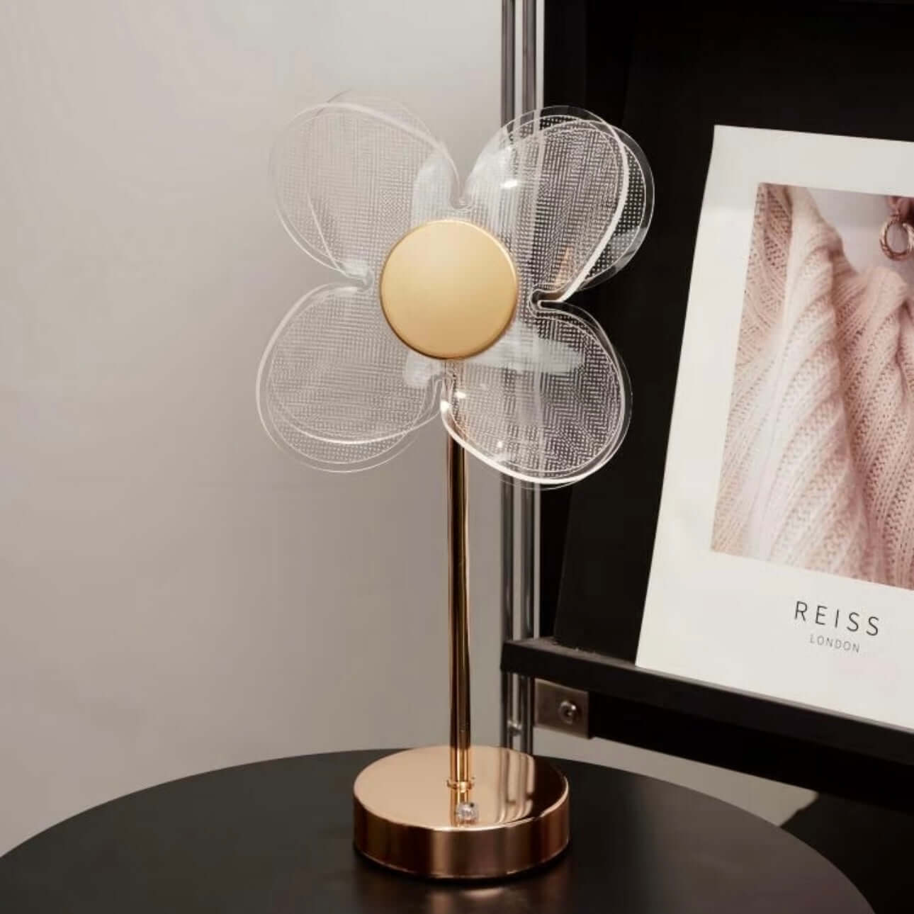 Nordic Clover Table Lamp – Rechargeable LED with Touch Dimming