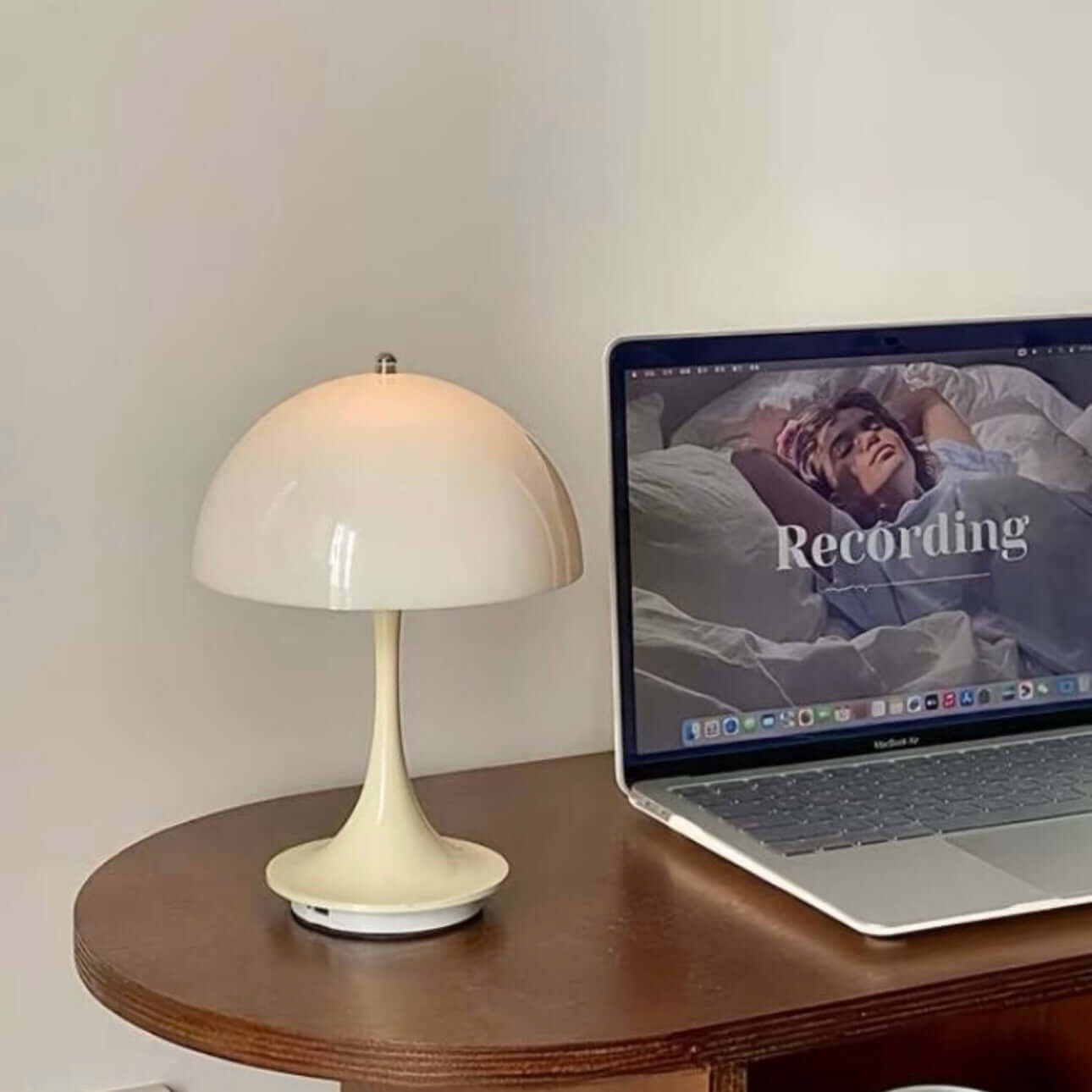 Retro Jellyfish Lamp – Wireless Rechargeable LED Night Light