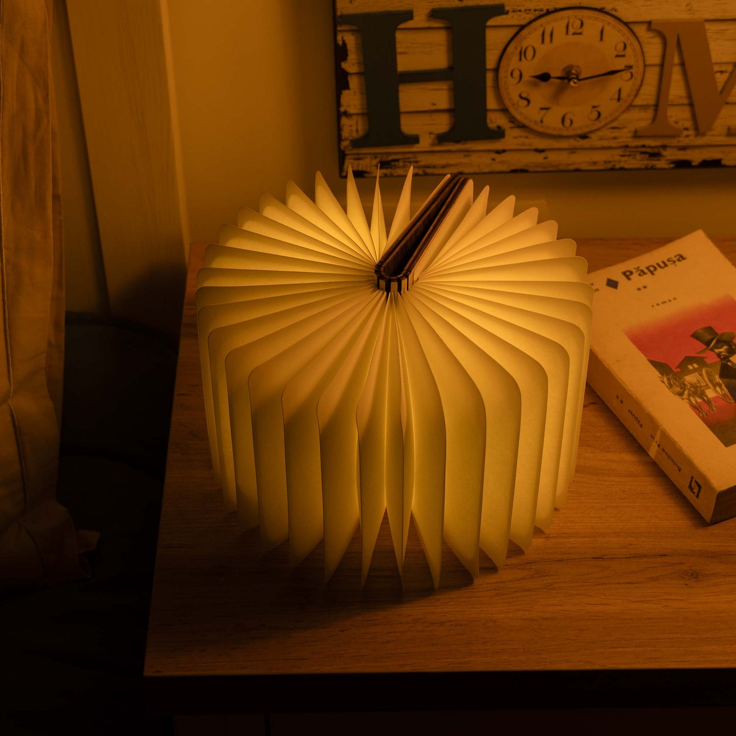Book-shaped lamp