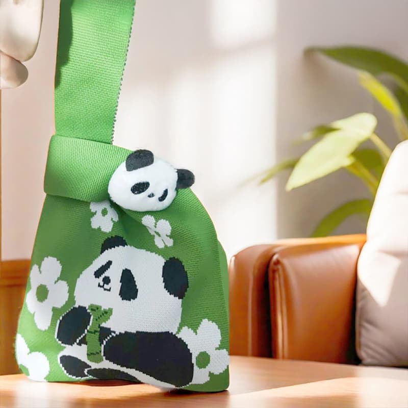 Panda Knitted Handbag-eating bamboo（Green）